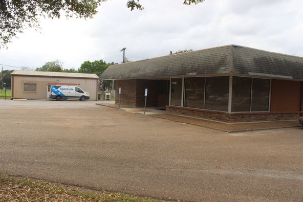 1108 N Esplanade St, Cuero, TX 77954